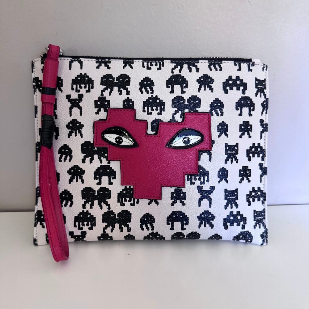 MIN & MON New York Heart Print Alien Wristlet Pouch Creatures of the Future
